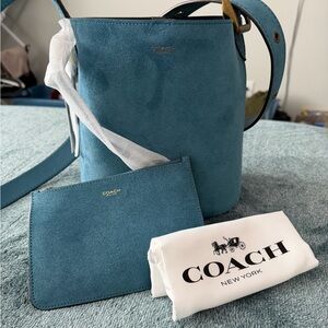 Coach Bleecker Bucket Bag 21 - Suede
